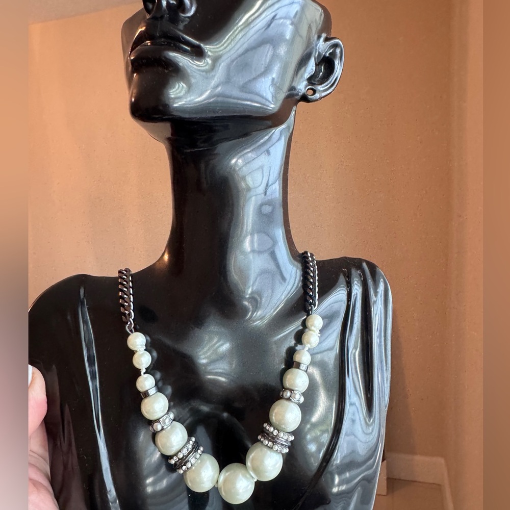 Vintage Givenchy necklace - Picture 2 of 8